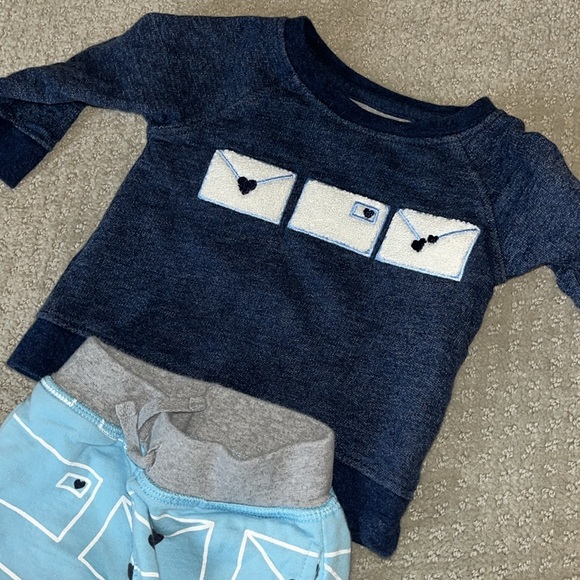 Monica + Andy Sweatsuit - Picture 2 of 4